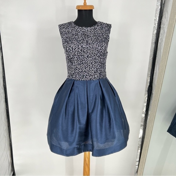 Monique‎ Lhuillier Embellished Fit and Flare Sparkle Navy Blue Tulle Cocktail 8 - Picture 2 of 15